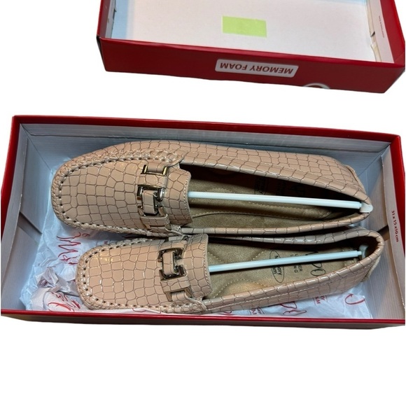 Impo Brea Mini Croco Patent Loafers 6.5 M - Picture 6 of 10